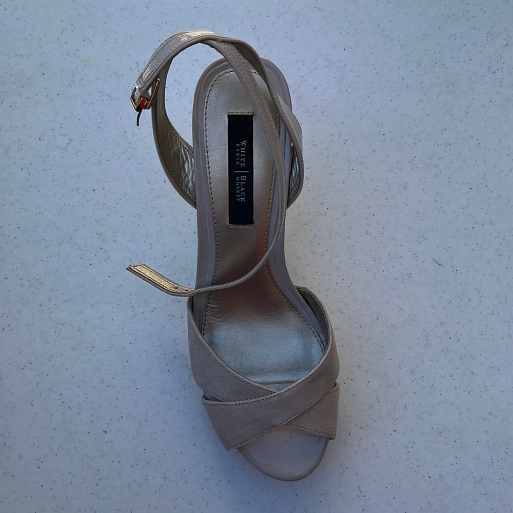 WHBM new never worn Payton Beige/Cream/Nude wedge heel shoes size 7.5